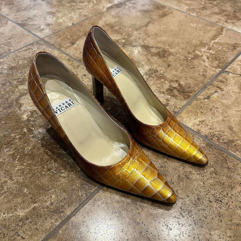 Sandro Vicari snakeskin print leather pump heels